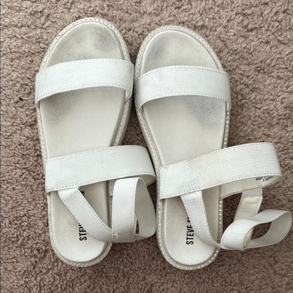 Steve Madden Girls White Sandals with stretchy Straps and Comfortable Footbed. 💜